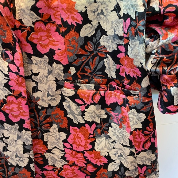 Cinq a sept gorgeous blazer -new - Picture 8 of 8